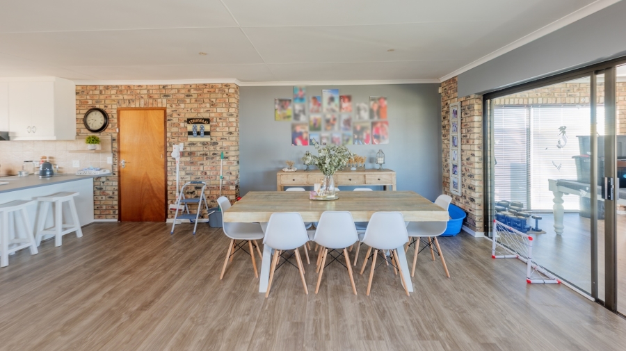 4 Bedroom Property for Sale in Oceanview Heights Western Cape